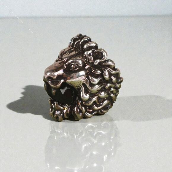 NWT Gucci Lion Head Motif Silver Ring Black Crystal Size US8.75 IT19